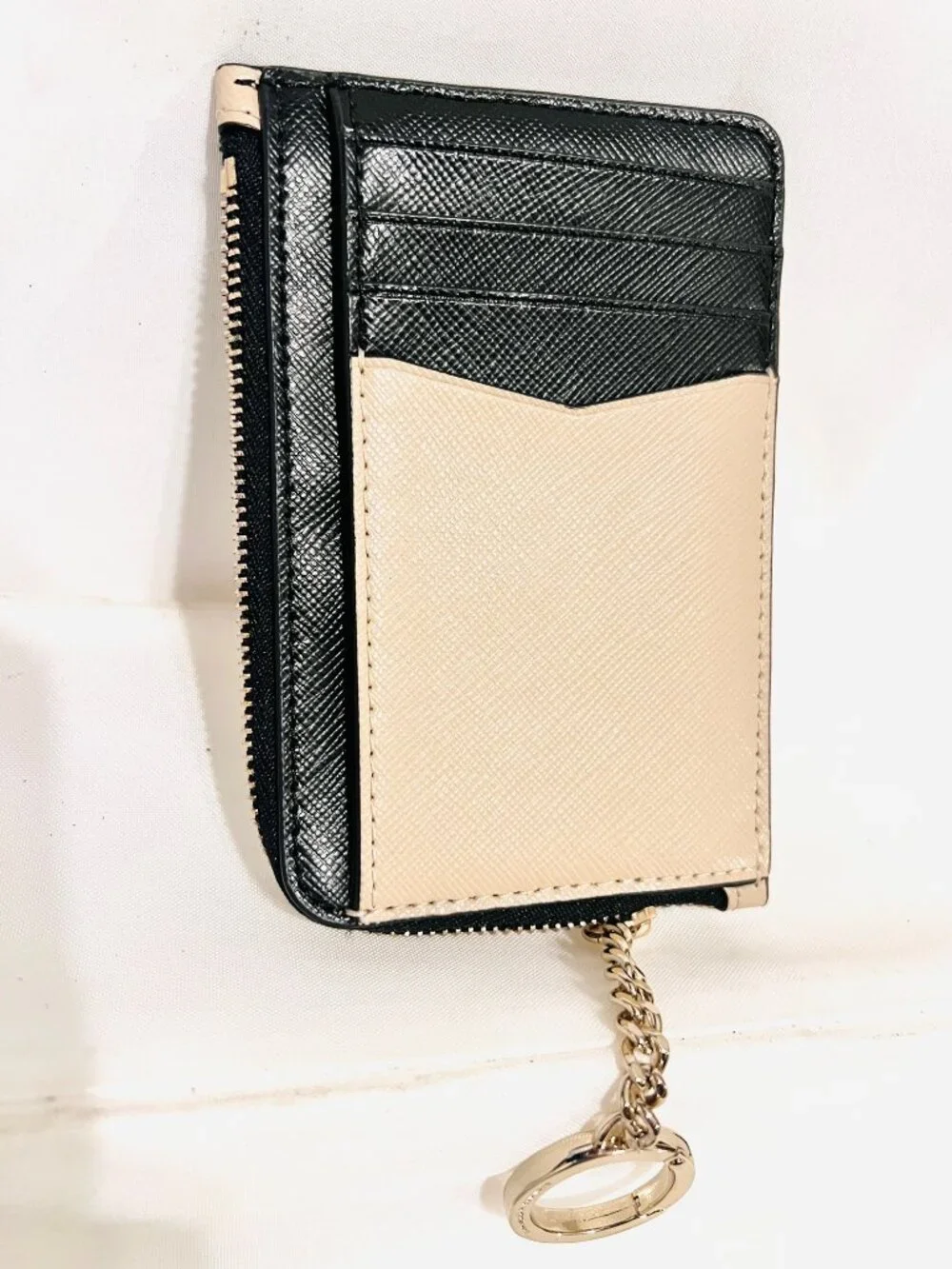 Kate Spade New York-Darcy-L Zip Around NWOT Tan/Black Wallet CC/ID Holder Chain